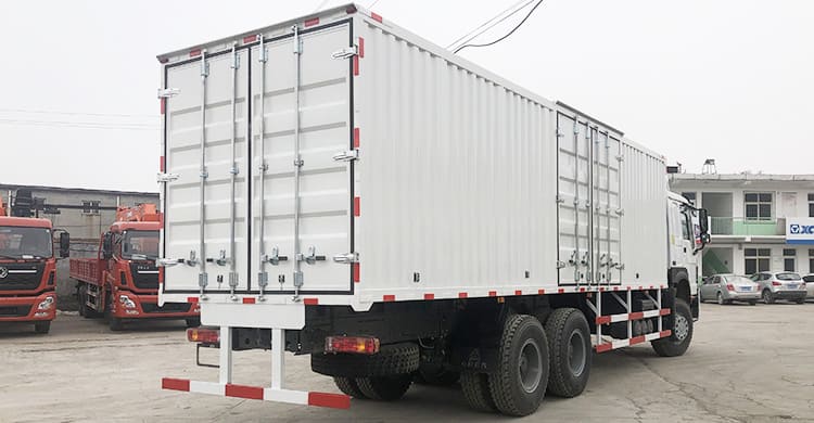 Sinotruk Howo 6X4 Cargo Van Truck for Sale in Philippines 