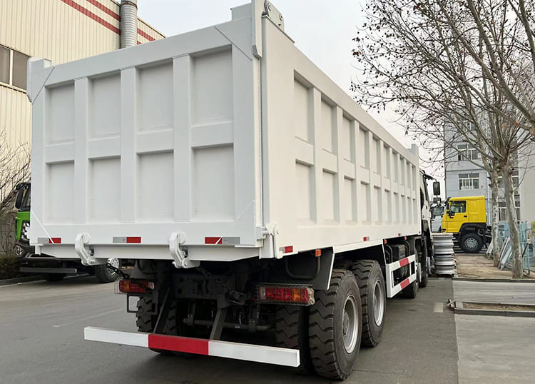 Sinotruk Howo 371 8X4 Dump Truck for Sale in Philippines