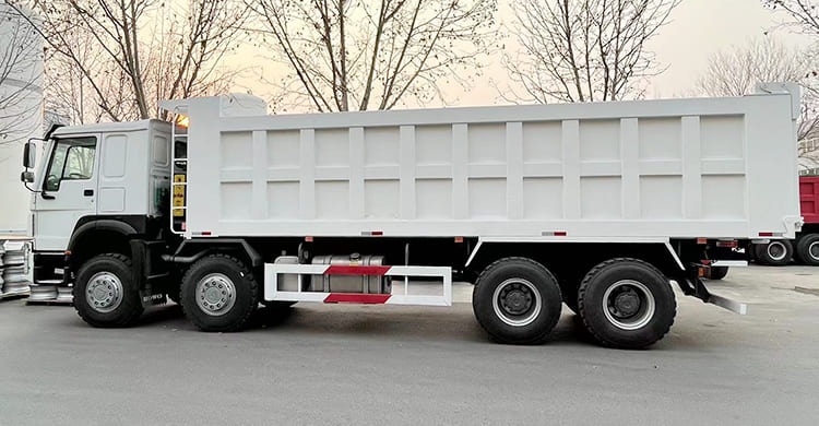 Sinotruk Howo 371 8X4 Dump Truck for Sale in Philippines