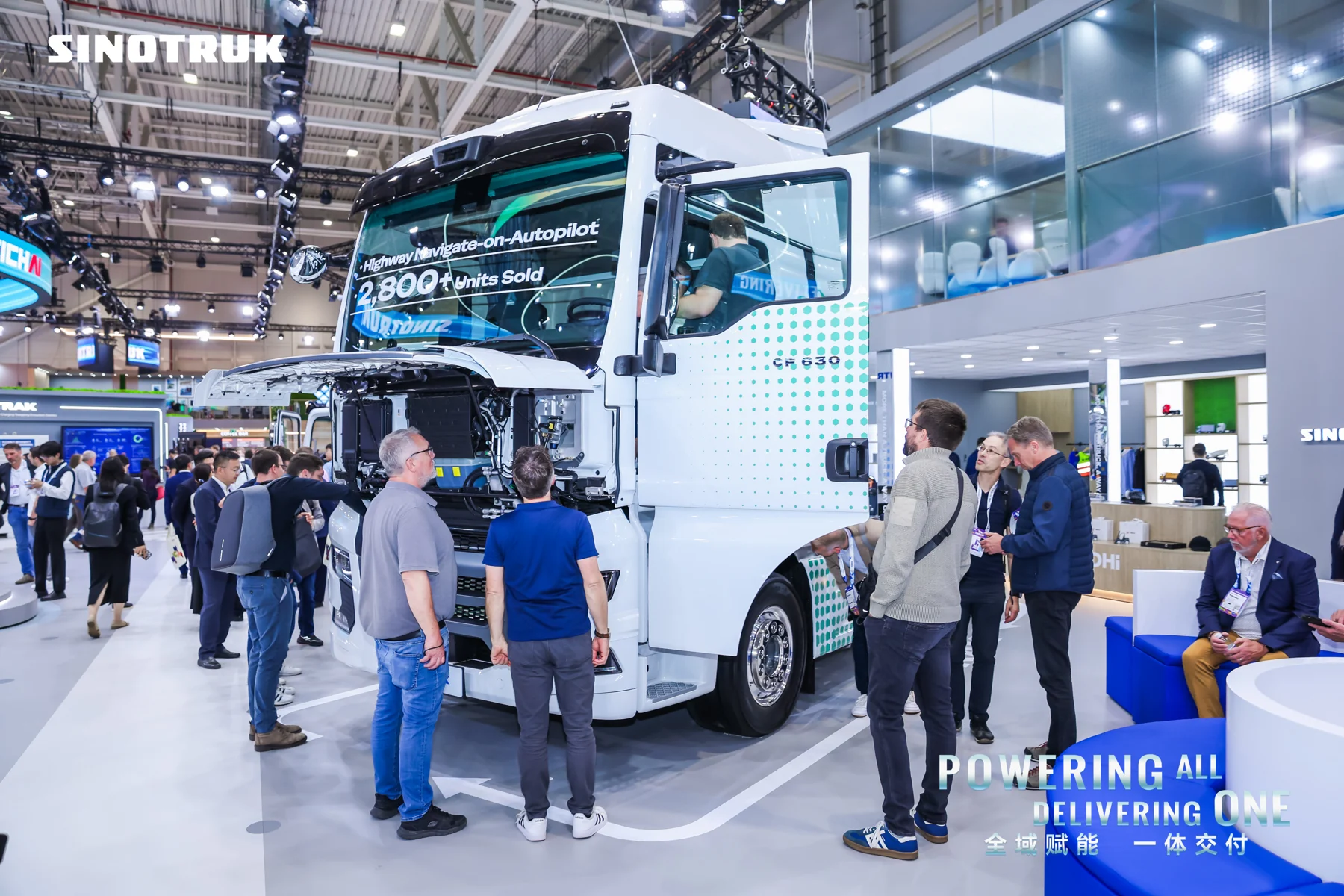 SITRAK rigid truck at the exhibition